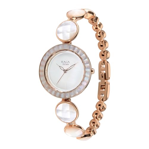 Titan luxury watch – image 3