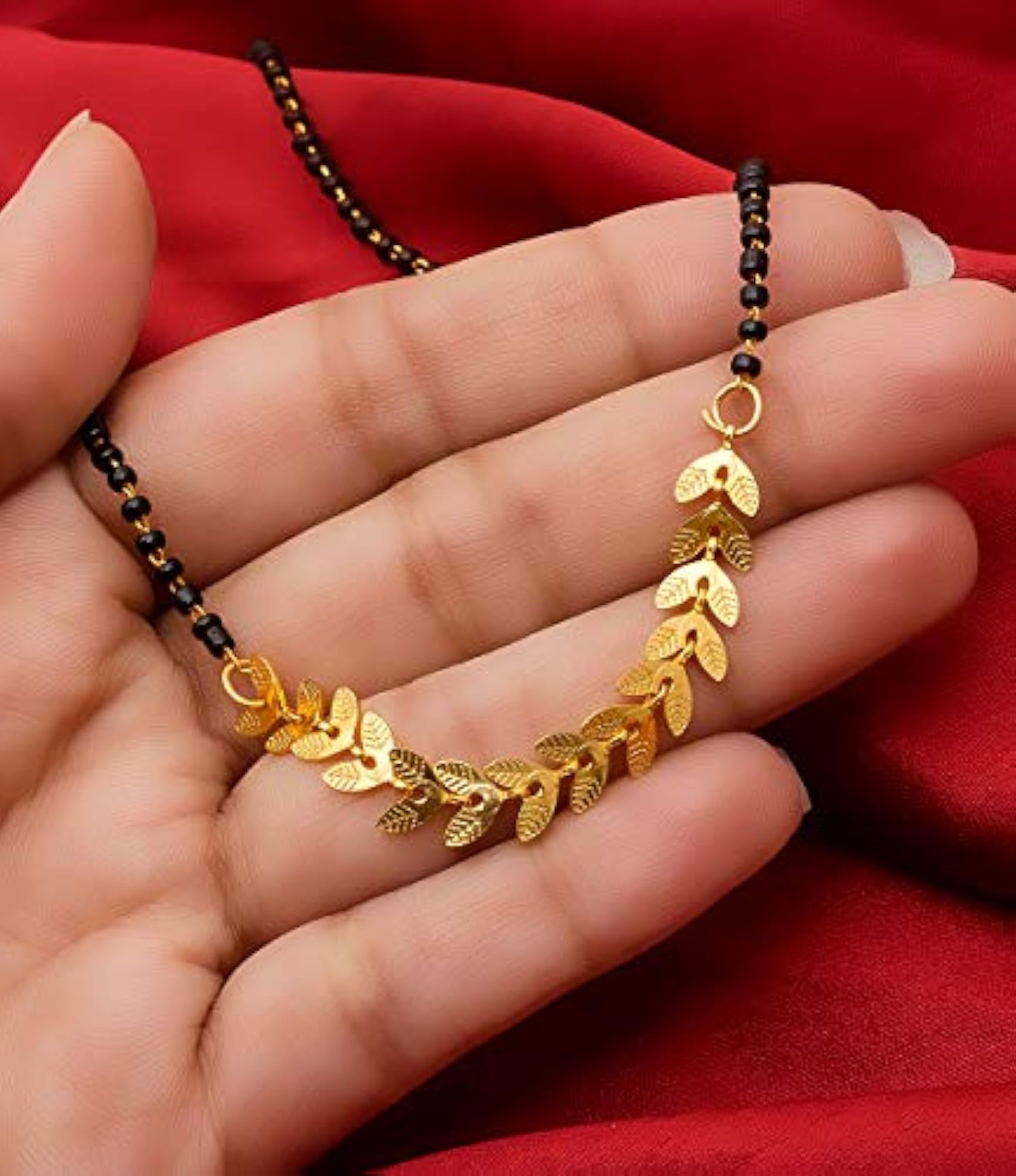 Women's Golden Jewellery Set, Elegant Design