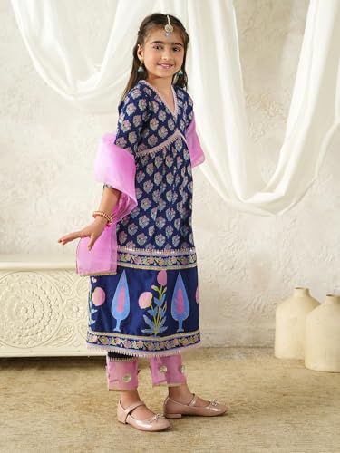 Image of PSPEACHES Girls Cotton 3 /4th Sleeves V-Neck Floral Print Kurta And Pant With Dupatta 3 Piece Set|Ethnic Wear For Kids Girls|Traditional & Festive Outfit