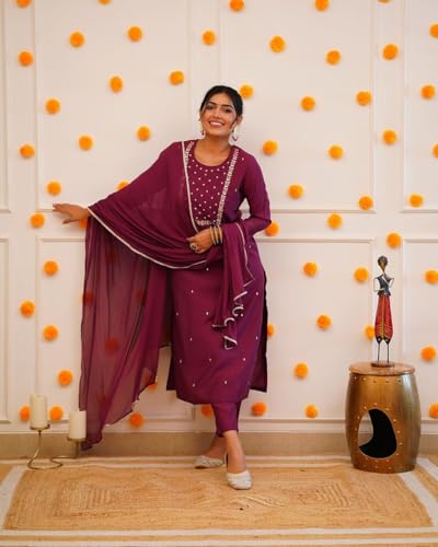 Image of Shiv Textiles Women's Chanderi Silk Embroidered Kurta Pant Dupatta Set(JDA-PRAGATI-Maroon-XXL)