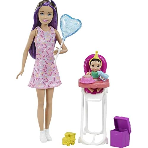 Barbie Skipper Muñeca canguro con vestido y bebé, con trona de niño de juguete y accesorios de cumpleaños (Mattel GRP40)