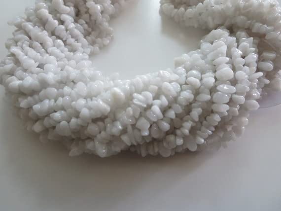 Perles en agate blanche chips créations de colliers bohèmes et bracelets été LKBEADS