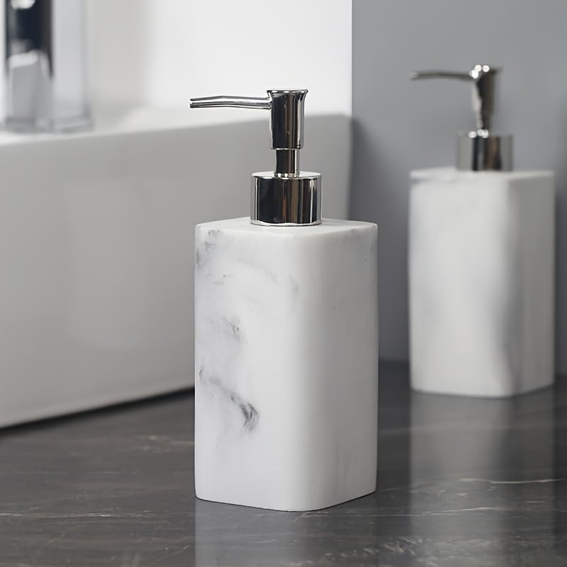 バスルームがおしゃれな東京エリアのホテル4選！ ビューバスや大理石など映え | MORE 大理石のローションボトル。高級レストランやホテルのバスルーム、リビングルームに最適な独立したバス用品。(Ivory)