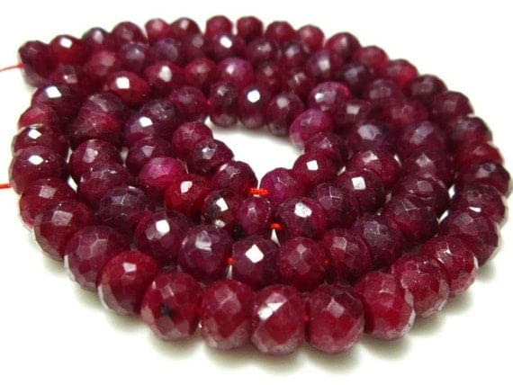 Rubis facetté sans défaut de perçage pour enfilage de bijoux 5-6mm