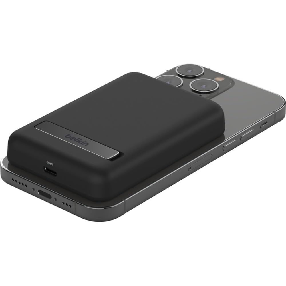 Belkin BPD004 5000 mAh Magnetyczny bezprzewodowy powerbank, przenośna ładowarka do MagSafe z ładowaniem Pass-thru, moc wyjściowa 7,5 W, moc wej 10 W, kompatybilna z seriami iPhone 13 i 12 – Czarny | Bezprzewodowe ładowanie akumulatora, iPhone 17, Air, Pro