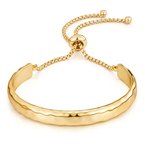 Design Elegante e Distintivo: Questo bracciale in oro giallo si distingue per la sua finitura liscia e il design sofisticato. È l'accessorio perfetto per aggiungere un tocco di classe a qualsiasi look, dal quotidiano a eventi speciali.