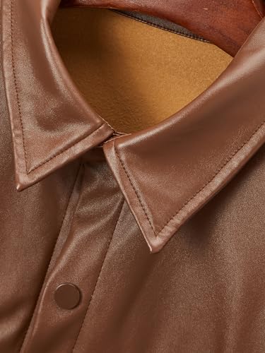 WDIRARA Camisa masculina de couro sintético com aba e bolso de manga curta com botão e gola de festa