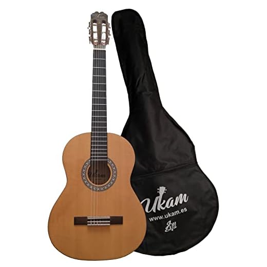 Guitarra Clásica Española Estudio UKAM Modelo: AM-GCE02 con funda mochila con bolso y asa con acolchado de 5mm y 2 puas 46mm colores.(Con funda)