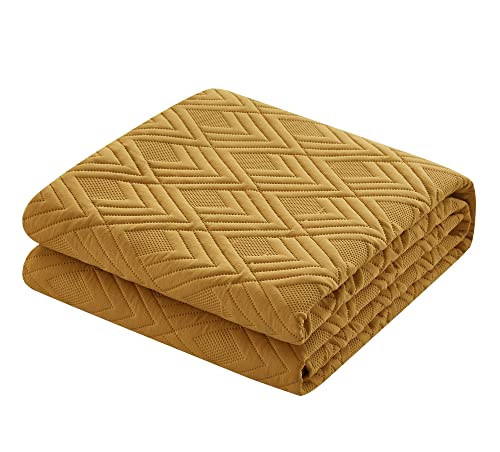 New York & Company Marling 3 Piece Quilt Set Contemporary Geometric Diamond Pattern Bedding - Pillow Shams Included, Queen, Gold #TOP1