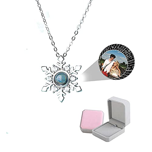 wikkeny Personnalisé Photo Projection Flocon de Neige Collier, Je t'aime 100 Langues Collier, Argent Sterling 925 Pendentif Bijoux Cadeaux pour Femme-Argent Cover