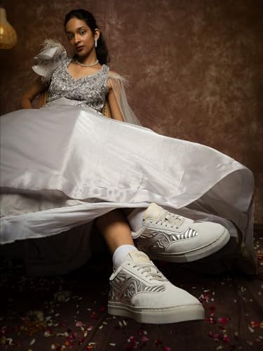 Image of Bacca Bucci Women RANGREZA Ethnic Sneakers for Indian Festive & Ethnic Wear