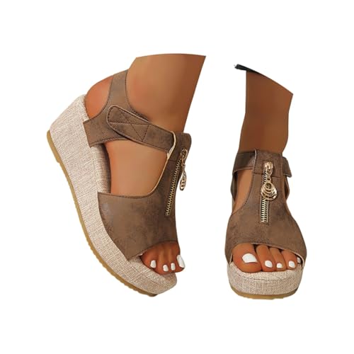 Chaussures élégantes et confortables compensées en raphia