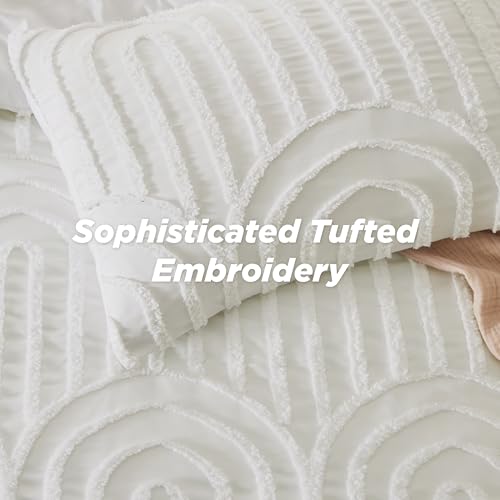 Image of Bedsure Boho Tufted White Comforter Full Size, GentleSoft 3 Pieces Boho Farmhouse-Style Decor Bedding, Arch Bedding for All Seasons, 1 Bed Comforter, 2 Pillow Shams, 82x86 Inches