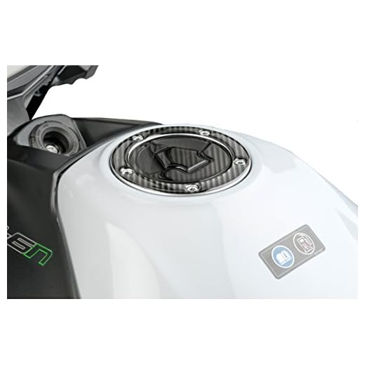 PUIG - 8402C : protector tapón modelo XTREME KAWA 06-13' color carbono Kawasaki -> ER-5 (06) ER-6F (06-15) ER-6N (06-15) GTR1400 (07-14) KLE500 (06-07) KLV1000 (06) NINJA 300 (13) VERSYS 1000 (12-15) VERSYS 650 (07-14) W650 (06) W800 (11-13) Z1000 (06-15) Z1000SX (11-15) Z750 (06-12) Z750R (11-12) Z750S (06) Z800 (13-15) ZRX1200R (06) ZRX1200S (06-07) ZX-10R (06-15) ZX-12R (06) ZX-6R (06-15) ZX-6R 636 (13-15) ZZR1400 (06-15) ZZR600 (06)