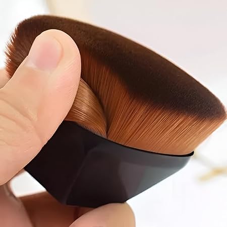 Pincel Mágico de Maquiagem: Aplicação Suave e Precisa para um Acabamento Impecável!