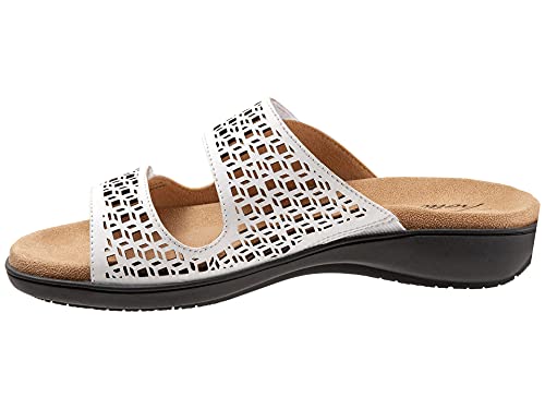 Image of Trotters Women's Flat Sandals