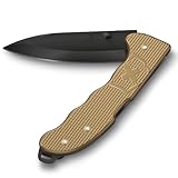 4 FUNCIONES: Además de una hoja de acero inoxidable bloqueable negra de 10 cm de longitud y un perno de pulgar extraíble, la navaja plegable de la colección Hunter también cuenta con un clip de transporte y un ojal de fijación.