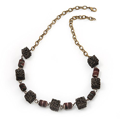 Collier de perles cubiques filaires et résine style contemporain bronze 56 cm