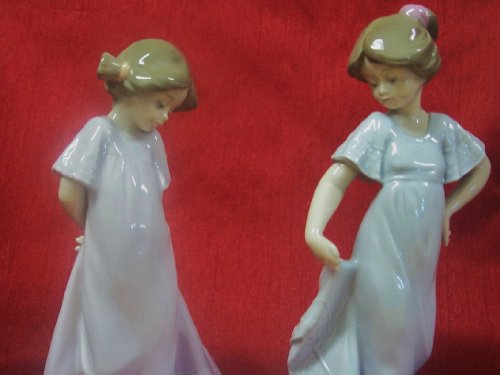 Nao By Lladro Collectible Porcelain: Special Colorsplash Edition - Set Of 2 Figurines Paired Together: How Pretty And So Shy - "Sisters" #TOP1