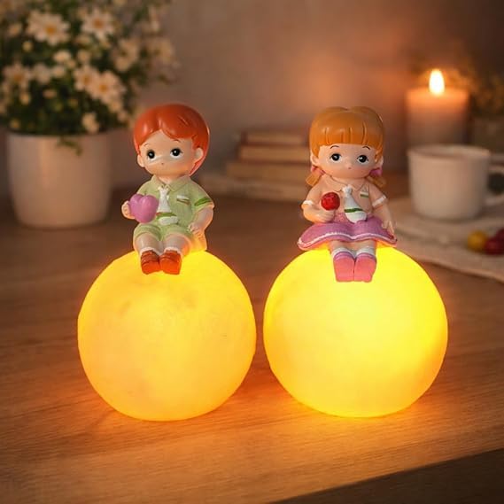 Articles de décoration de salon : couple sur la lune pour chambre