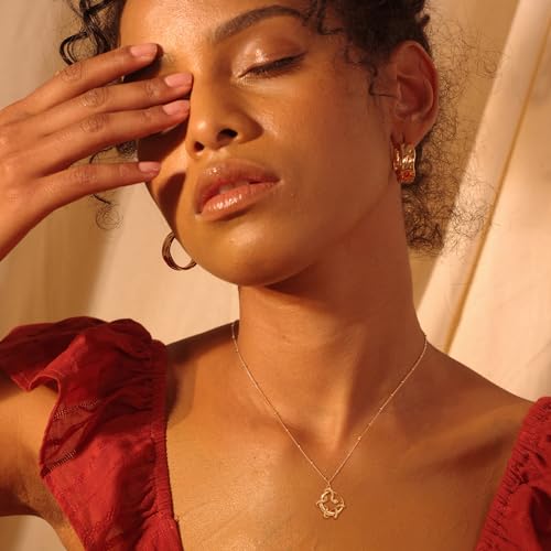 Fettero Gold Necklace for Women Snake Pendant 14K Gold Plated Charm Snake Animal Necklace for Everyday Jewelry3