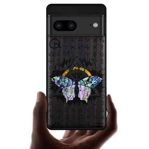 Coque Pixel 7 en bois sombre gravé papillon celtique premium
