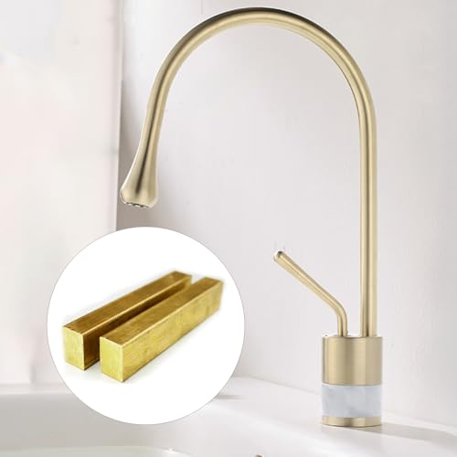 Robinet de lavabo rotatif or brossé pour optimiser l'espace de la vasque