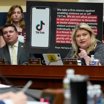 (Preview) Bonus Episode 160 - The TikTok crisis w/ Amanda Yee Podcast Por  arte de portada