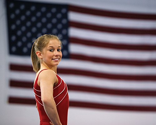 fotos4you Shawn Johnson 8 x 10 / 8x10 Glossy Photo Picture Image