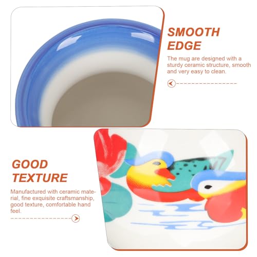 Taza de cerámica retro que mantiene tu café caliente con su tapa funcional 4