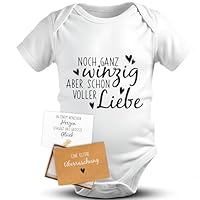 Amari ® Babybody zur Schwangerschaft Verkünden – Lustiger Strampler für Oma, Opa, Tante & Onkel – Geschenk zur Schwangerschaftsverkündung und Baby Überraschung (Liebe)