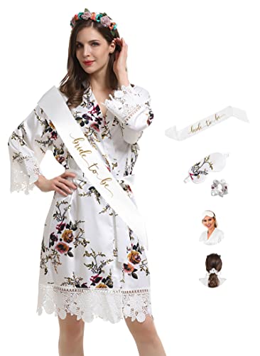 Lot de 4 peignoirs en soie pour femme avec bordure en dentelle et robe de demoiselle d'honneur en satin avec monogrammes, masque pour les yeux et chouchous, blanc, 3XL Cover