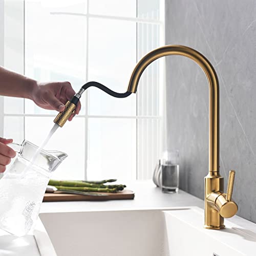 Robinet de cuisine en laiton or brossé au design élégant et durable