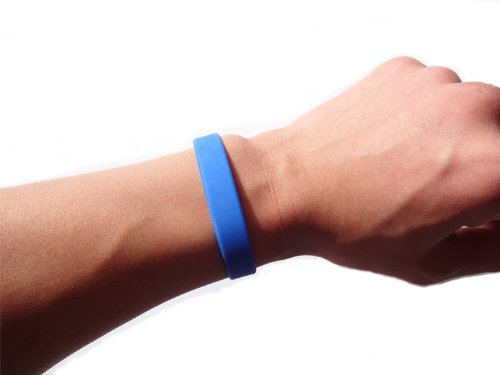 Lg Google Nexus 5 Premium Quality Plus Size Leather Pouch Cellphone Carrying Case Cover Belt Clip With Secure Belt Loops + Blue Silicone Wrist Band + Black Stylus Pen #TOP3