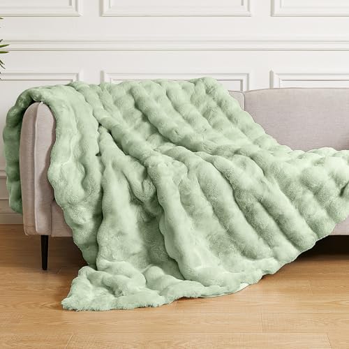 ORINOVA Sage Green Faux Fur Throw Blanket 50x60
