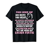 Klassisch geschnitten, doppelt genähter Saum.