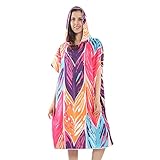 MULTIFUNCIONAL: El lateral se abre fácilmente para cambiar el poncho y convertirlo en una gran toalla de playa (204x75cm). El broche blanco integrado te permite usar la toalla de surf como una práctica funda para la silla de playa.