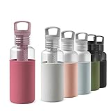 Botella fabricada con Tritan, que permite una transparencia similar al cristal y es ligera para su transporte. Sin BPA y otras sustancias nocivas, no sufrirá ningún cambio químico durante su vida útil. Es fácil de limpiar y muy resistente, lo que le permite beber agua sin preocupaciones.