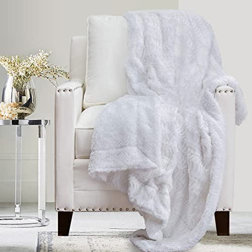 Top 10 Best Faux Fur Throw Blankets in 2022 Reviews Buyer's Guide