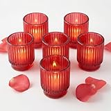Décoration de maison/étagère : ces photophores vintage en verre rouge texturé sont parfaits pour vos événements d'automne ou tout simplement pour la maison. Le lot de 6 présente une texture nervurée autour de l'extérieur de chaque bougie votive. Ils peuvent être utilisés sur une longue plaque comme centre de table ou séparés. Ce sont la couleur rouge foncé qui créera une ambiance chaleureuse et confortable.