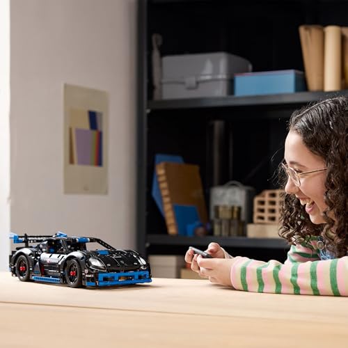 LEGO Technic Voiture de Course Porsche GT4 e-Performance - Modèle Télécommandé - Cadeau Interactif pour Les Enfants Garçons et Filles Qui Aiment Les Véhicules de Luxe à Partir de 10 Ans 42176
