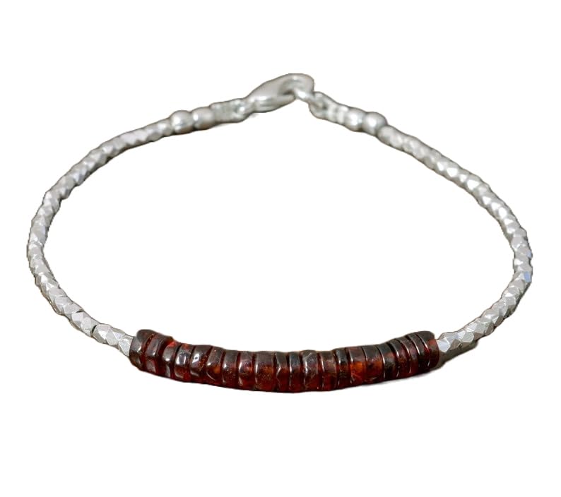 Bracelet de perles en grenat rouge pour un style minimaliste