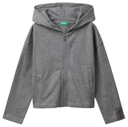 Felpa aperta con cappuccio, tasche a filetto. Etichetta moda su fondo manica. Fit boxy.