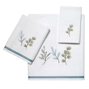   Avanti-Linens-Bath-Towel-Soft-Absorbent-Cotton-Towel-Fall-Inspired-Bathroom-Decor-Ombre-Leaves-Collection