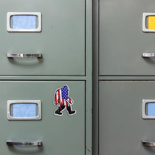 Imán de nevera acrílico Bigfoot con bandera americana miniatura 6