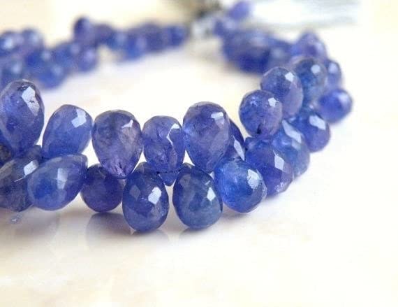 Tanzanite briolette pour créer des bijoux élégants à porter au quotidien
