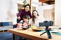 Sony ZV-E10K Systemkamera (APS-C) mit 16-50 mm f/3,5-5,6 II Power Zoom Kit-Objektiv – dreh- und schwenkbarer Bildschirm, Echtzeit-Augenautofokus, ideal für Vlogger & Einsteiger – Ansicht 3