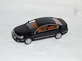 passat schwarz r line Modell ist Neu und befindet sich in einer stilvollen Verpackung.