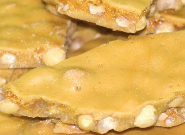 Heather's Confections Classic Peanut Brittle (32 ounce)