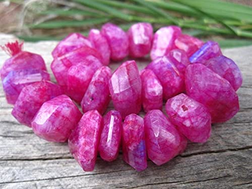 Ruby Moonstone nuggets de qualité joaillerie pour parures de luxe